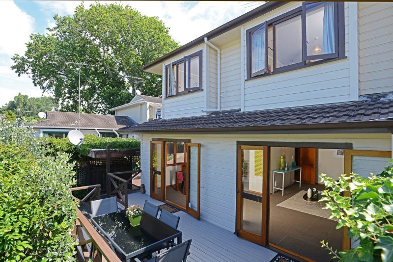 2/25 Windsor Street, Parnell, Auckland - Carousel 2