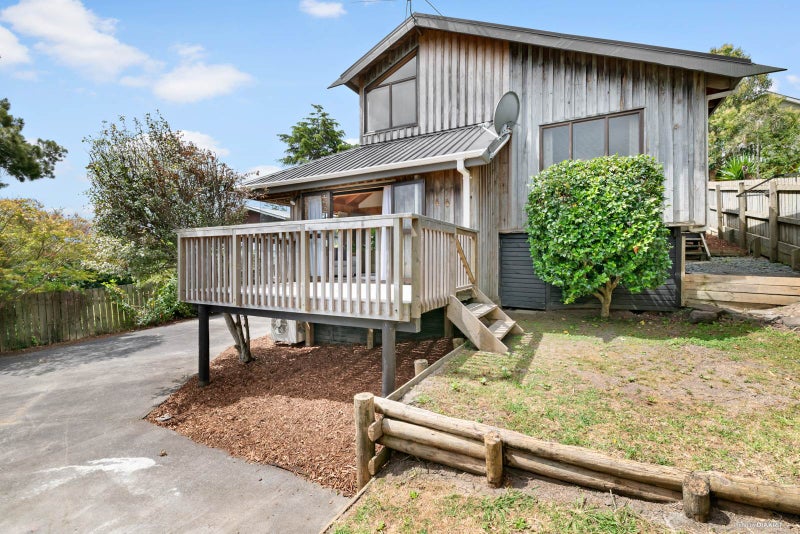 8 Albert Hall Drive, Red Beach, Whangaparāoa - Carousel 2