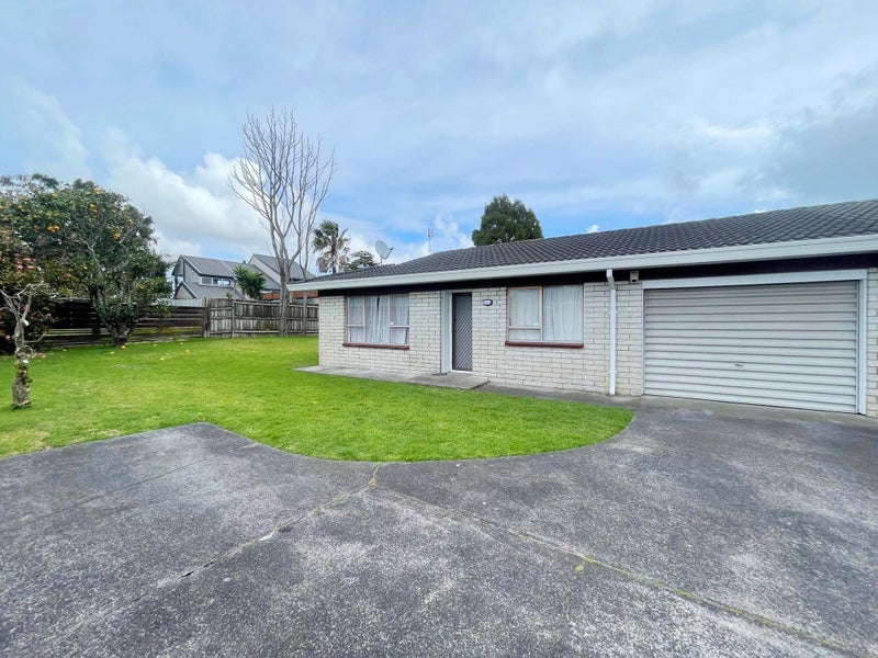 18B Challen Close, Conifer Grove, Takanini - Carousel 2