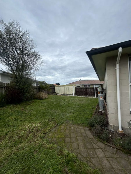 2/23 Branksome Place, Parklands, Christchurch - Carousel 27