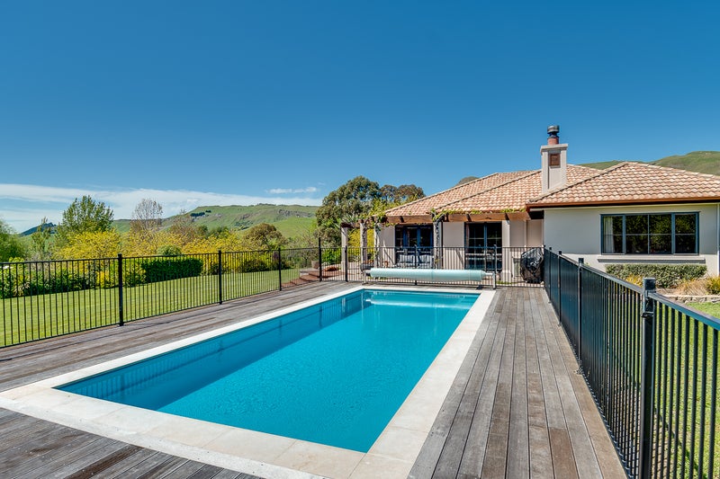 1046 Kahuranaki Road, Havelock North - Carousel 1