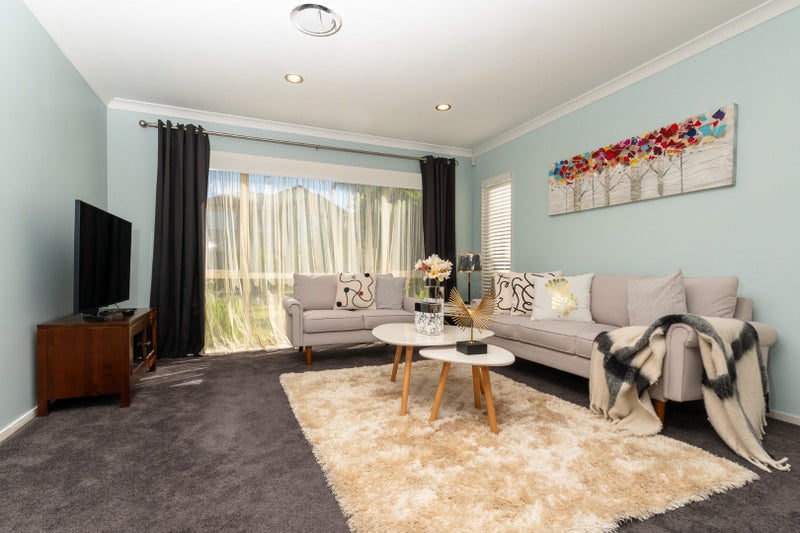 20 Stamford Crescent, Flat Bush, Auckland - Carousel 2