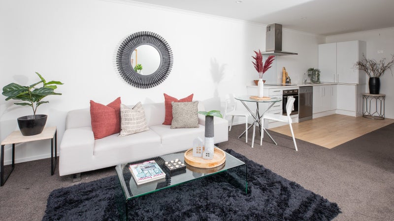 8/1 Vialou Street, Hamilton Central, Hamilton - Carousel 1