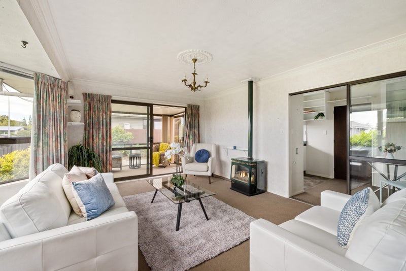 2/2 Burnridge Place, Belfast, Christchurch - Carousel 2