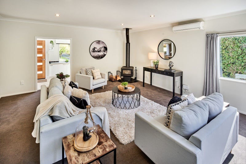 98 Kamahi Street, Stokes Valley, Lower Hutt - Carousel 1