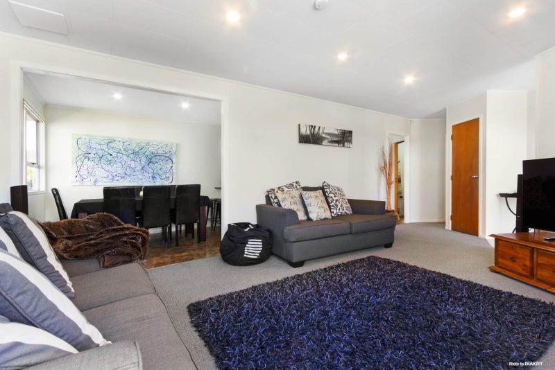 4 Landow Place, Henderson, Auckland - Carousel 2