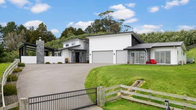 292 Whitford Park Road, Manurewa - Carousel 1
