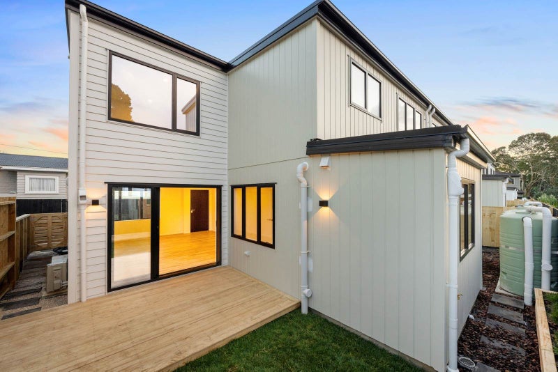 121 Vodanovich Road, Te Atatu South, Auckland - Carousel 2