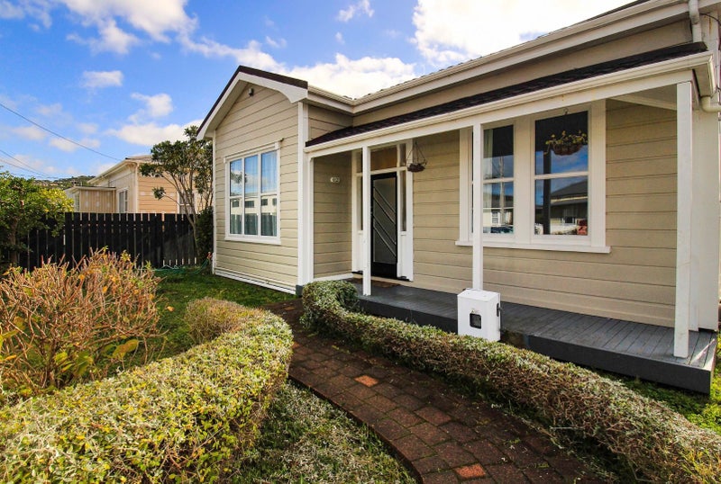 1/3 Central Terrace, Alicetown, Lower Hutt - Carousel 1