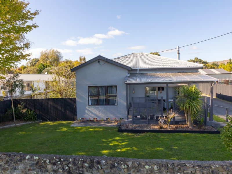 6 Rata Street, Tokomaru, Palmerston North - Carousel 1