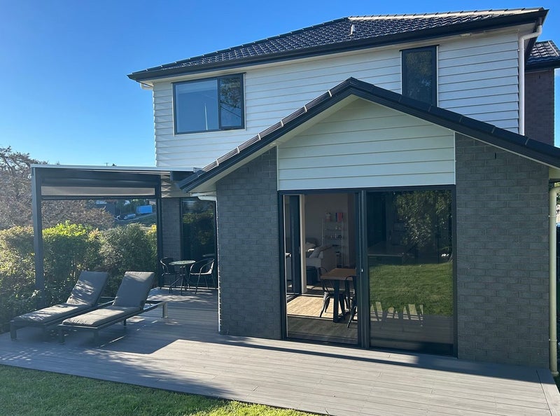 50A Philomel Crescent, Bayswater, Auckland - Carousel 1