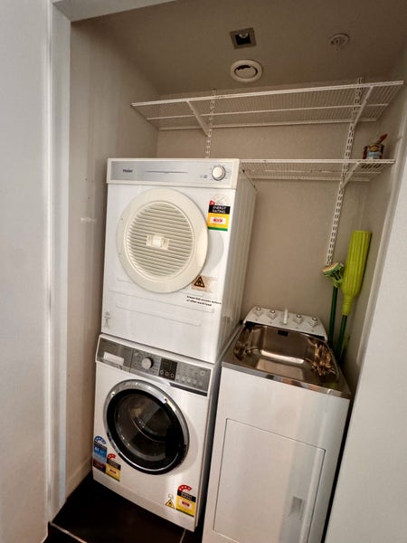 5I/82 Cable Street, Te Aro, Wellington - Carousel 16