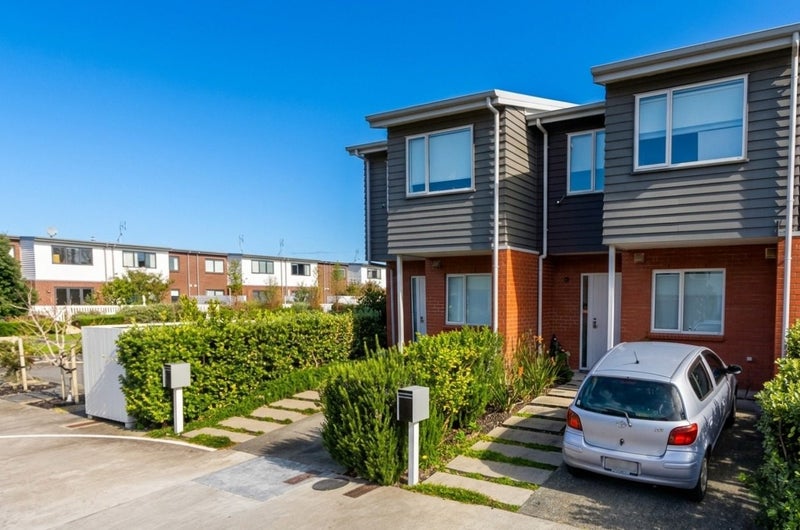 24 Whale Road, Mount Wellington, Auckland - Carousel 2