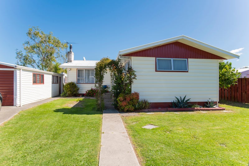 11 Hudson Street, Inner Kaiti, Gisborne - Carousel 1