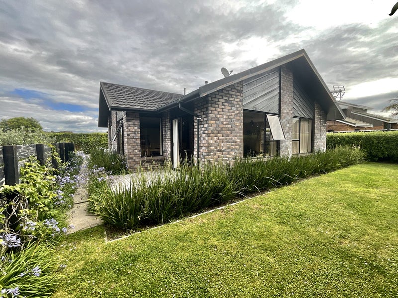 61 Karina Road, Merrilands, New Plymouth - Carousel 2