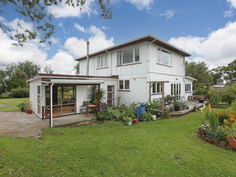 1521 Kimbolton Road, Cheltenham, Feilding - Carousel 1