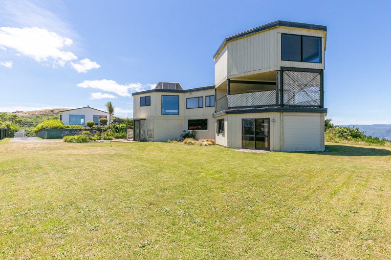 20 Sunhaven Drive, Newlands, Wellington - Carousel 2