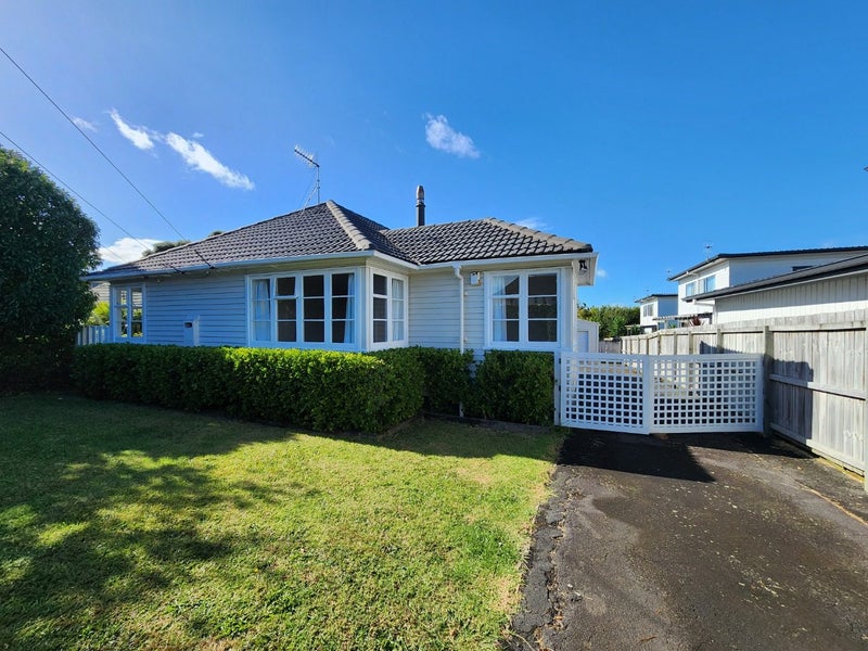 36 Aliford Avenue, One Tree Hill, Auckland - Carousel 1