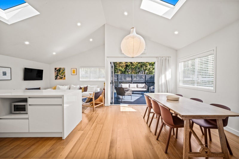 44 Huia Road, Point Chevalier, Auckland - Carousel 2