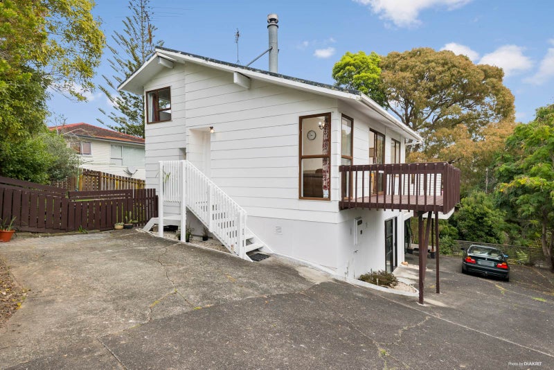 1/28 Bayview Road, Bayview, Auckland - Carousel 1