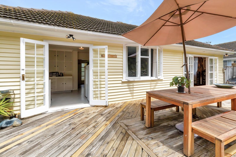 7 Downes Street, Titahi Bay, Porirua - Carousel 1