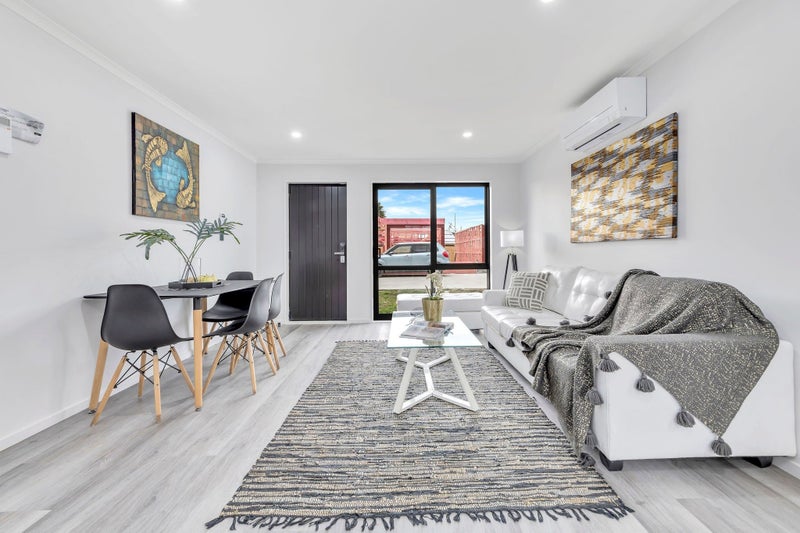 8D Kent Road, Manurewa, Auckland - Carousel 2