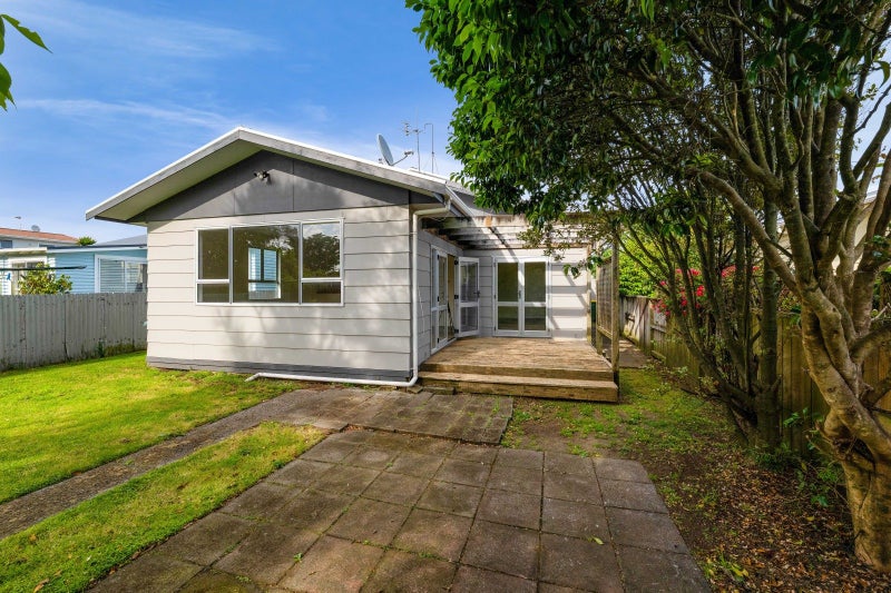 41 Lyn Street, Lynmouth, New Plymouth - Carousel 1