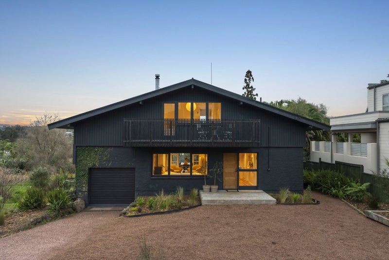 24 Sylvan Avenue, Northcote, Auckland - Carousel 1