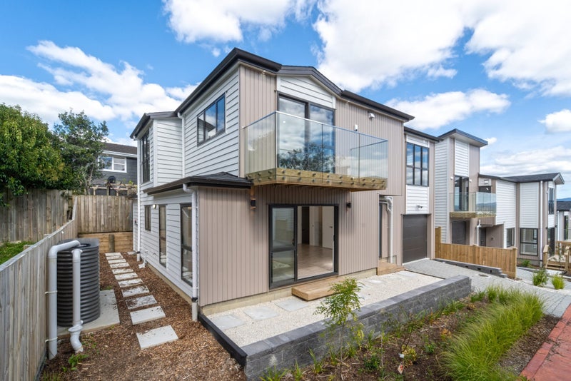 84D Whitney Street, New Windsor, Auckland - Carousel 1