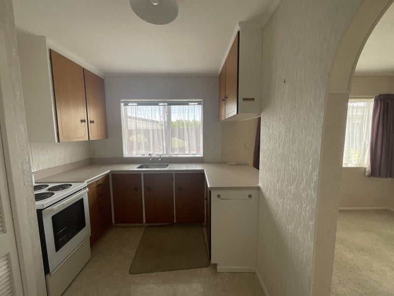 2/145 Tukapa Street, Westown, New Plymouth - Carousel 2