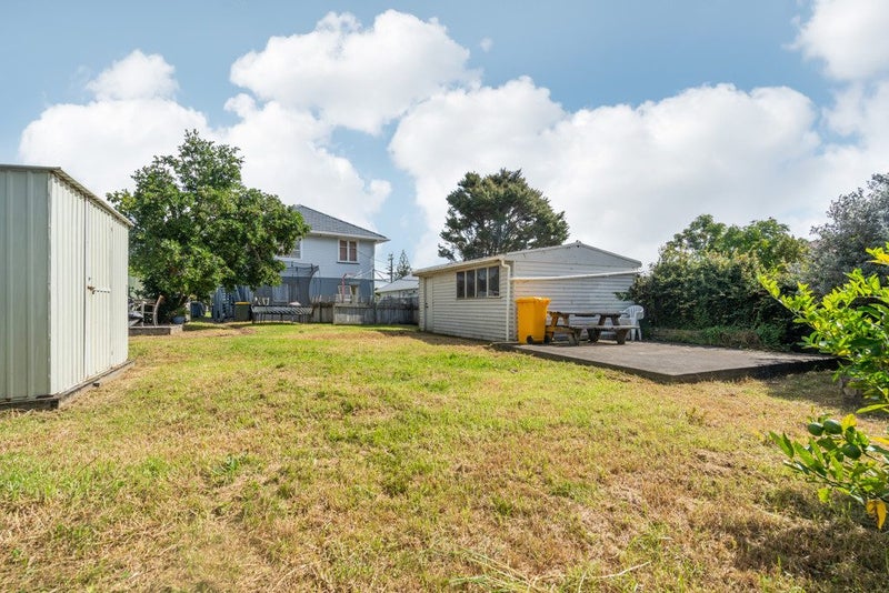 43 Flanshaw Road, Te Atatu South, Auckland - Carousel 14