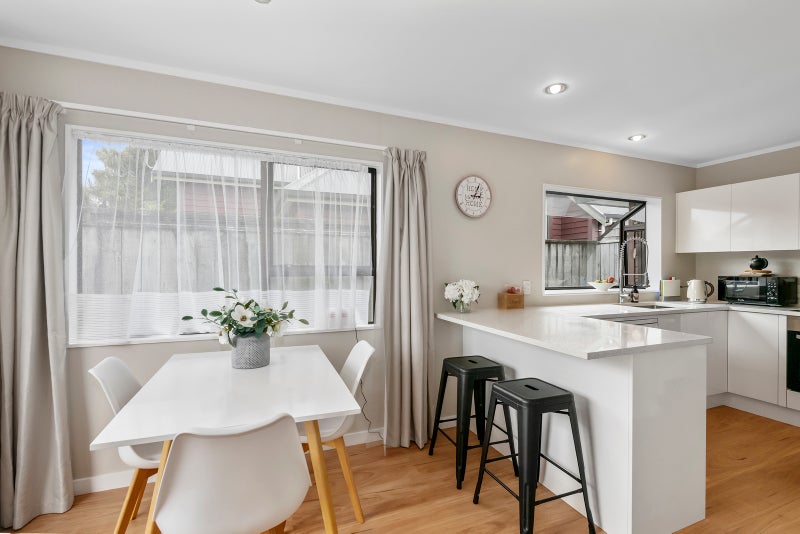 2/189 Knights Road, Hutt Central, Lower Hutt - Carousel 2