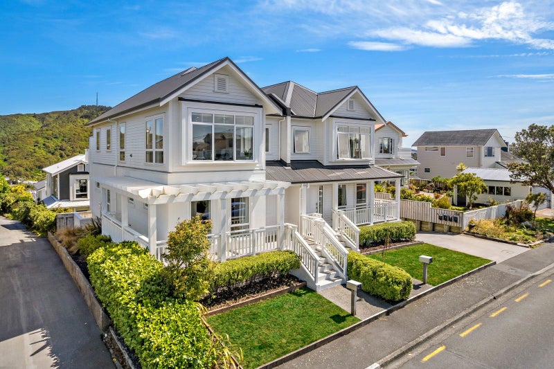 2/74 Jubilee Road, Khandallah, Wellington - Carousel 1