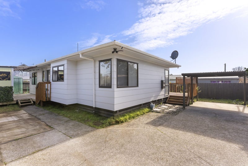 2/4 Daniel Avenue, Māngere East, Auckland - Carousel 2