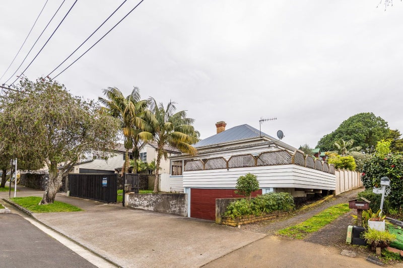 4 Woodbine Avenue, Greenlane, Auckland - Carousel 16