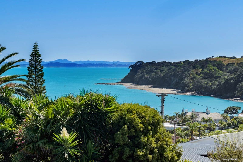 1032 Whangaparaoa Road, Tindalls Bay, Auckland - Carousel 1