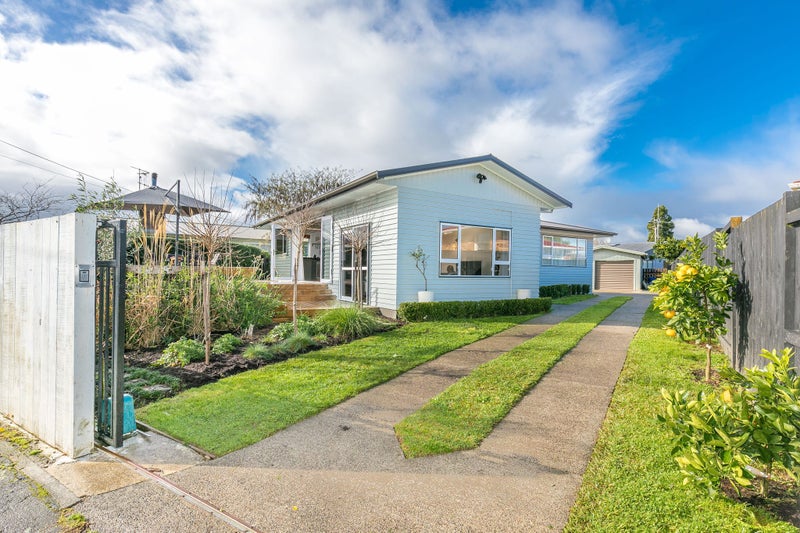 8 Pryce Place, Silverdale, Hamilton - Carousel 1