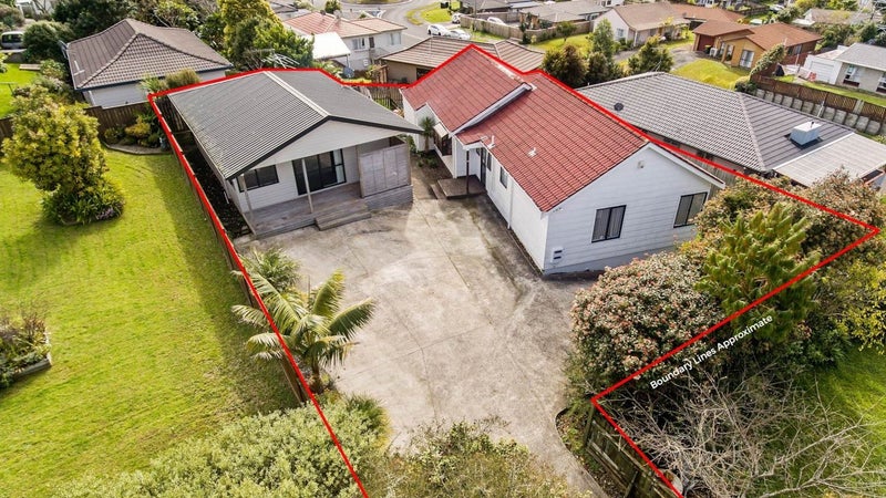 41 Reynella Drive, Massey, Auckland - Carousel 1