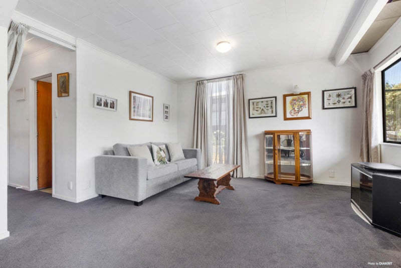 2/725 Swanson Road, Swanson, Auckland - Carousel 2