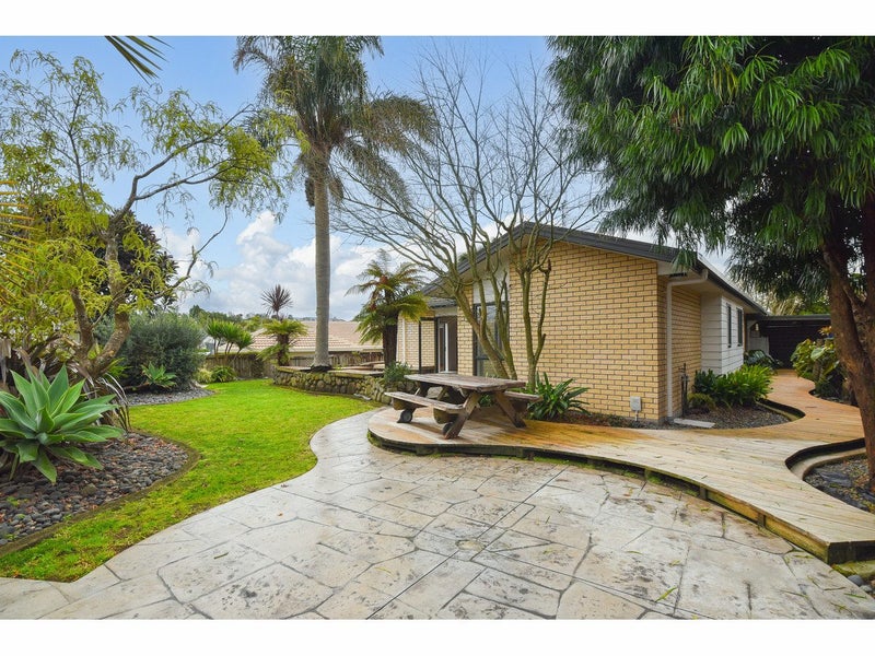 20 Hidcote Place, Bethlehem, Tauranga - Carousel 1