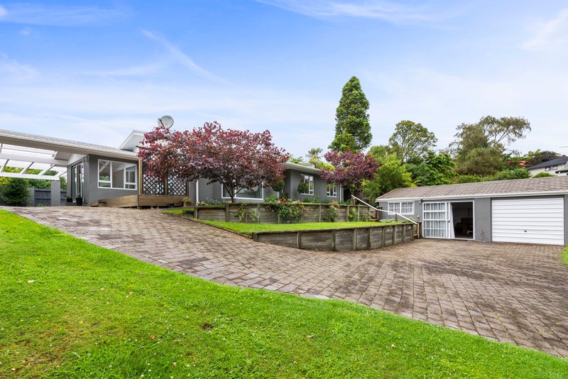 14 Wychwood Crescent, Springfield, Rotorua - Carousel 1