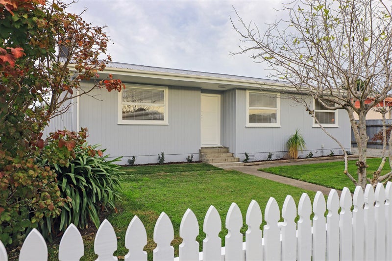 9 Dover Road, Flaxmere, Hastings - Carousel 1