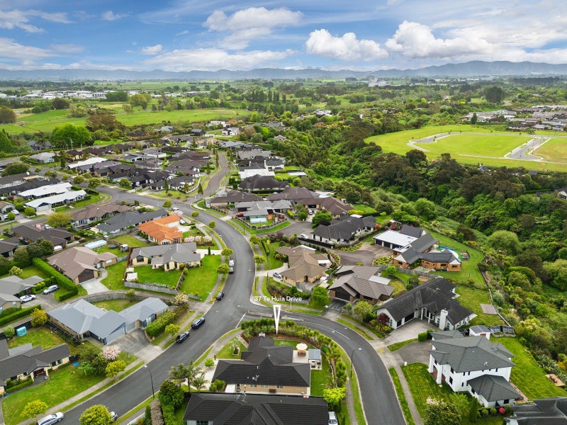 37 Te Huia Drive, Flagstaff, Hamilton - Carousel 2