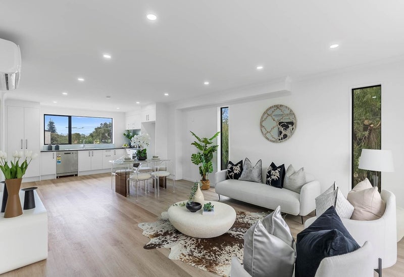 37 Erima Avenue, Point England, Auckland - Carousel 2