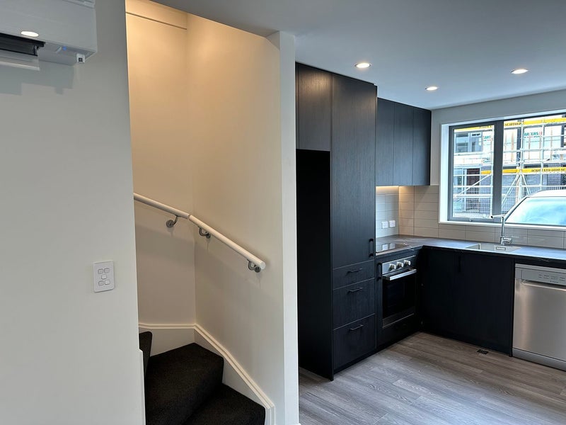 36 Ara Paiwhenua, Tawa, Wellington - Carousel 2