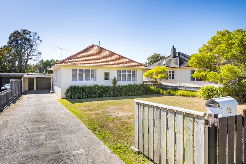 15 Ihle Street, Terrace End, Palmerston North - Carousel 1
