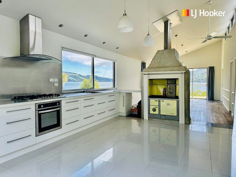 6 Bewley Avenue, Macandrew Bay, Dunedin - Carousel 2