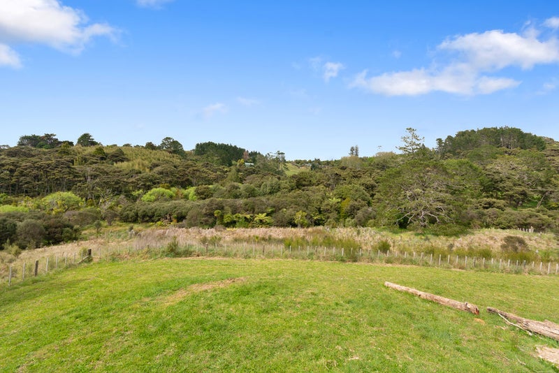 129 Wairere Road, Waitākere, Auckland - Carousel 26