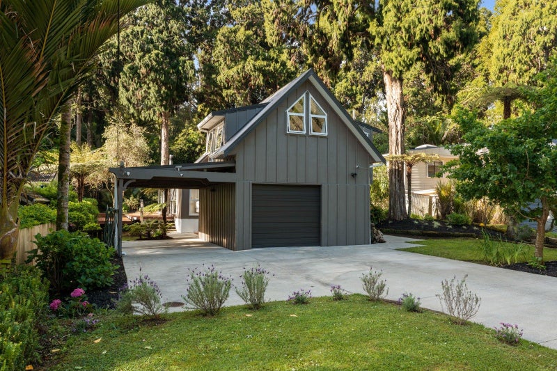 74 Waima Crescent, Titirangi, Auckland - Carousel 1