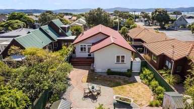 49 Oroua Street, Eastbourne, Lower Hutt - Carousel 1